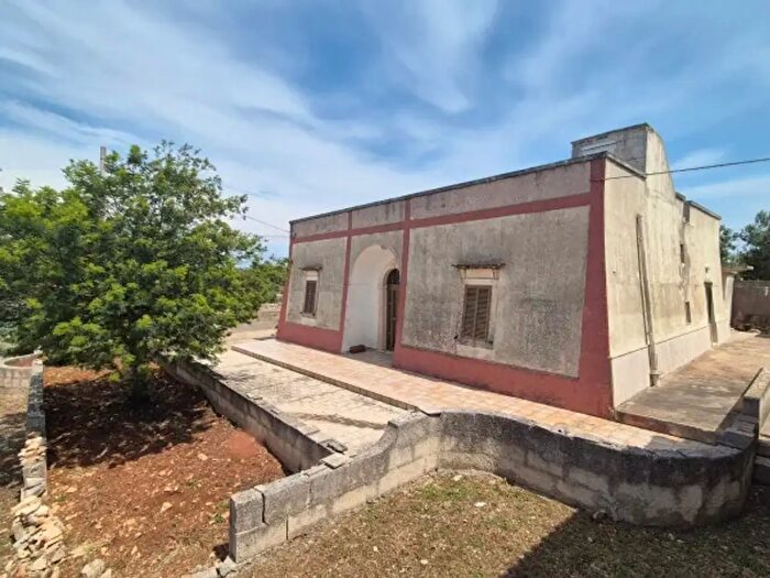 Casa con 6 locali in vendita in Locorotondo