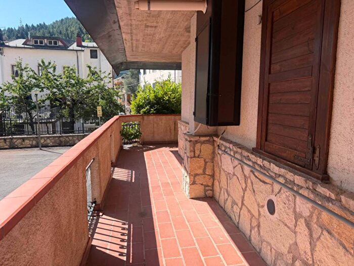 Appartamento quadrilocale in affitto in Viale degli Alberghi, Centro, Roccaraso