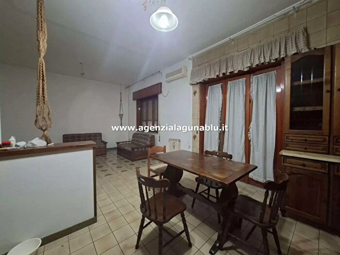 Casa con 11 locali in vendita in Via Salemi, Mazara Del Vallo