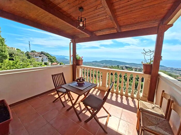 Appartamento trilocale in vendita in Via Capo La Porta, Formia