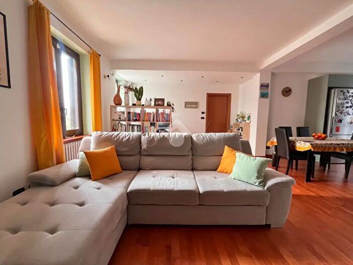 Appartamento trilocale in vendita in Via Gamberi, San Francesco Al Campo