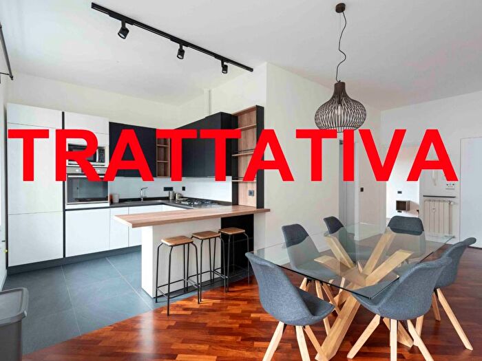 Appartamento trilocale in affitto in Via Ameglia, Castelletto, Genova