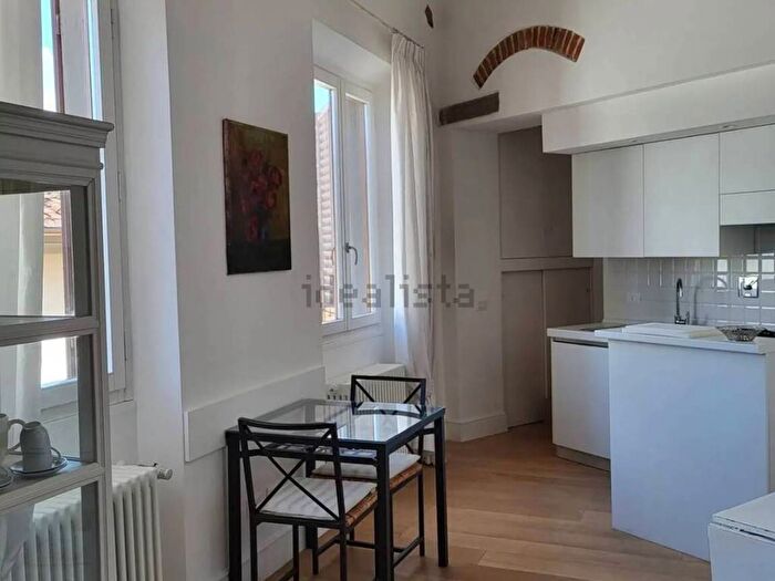 Appartamento trilocale in affitto in Piazza Degli Ottaviani, Santa Maria Novella, Firenze