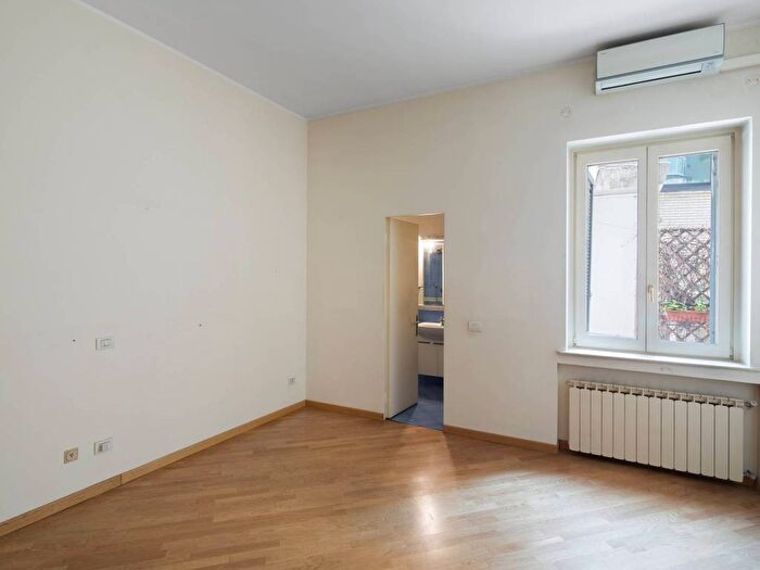 Appartamento bilocale in affitto in Corso Monforte, San Babila, Milano