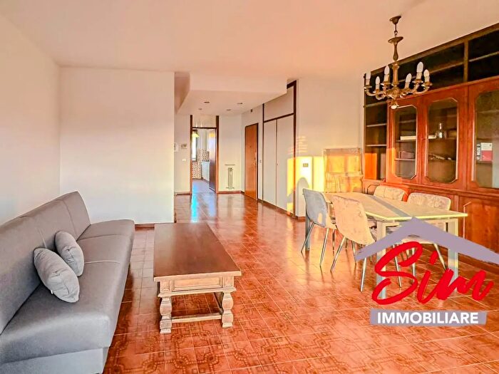 Appartamento con 5 locali in affitto in Via Dellavecchia Snc, Novara