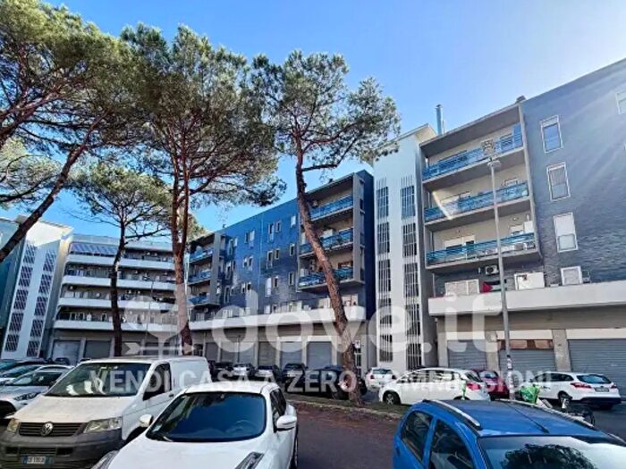 Appartamento quadrilocale in vendita in Via Padre Alberto Grammatico, Roma