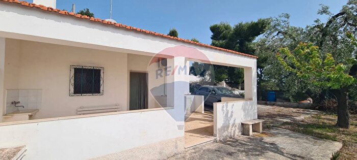 Casa quadrilocale in vendita in Località Grotta Spagnola Snc, Vieste