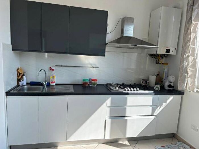 Appartamento trilocale in affitto in Via Stromboli, Catanzaro