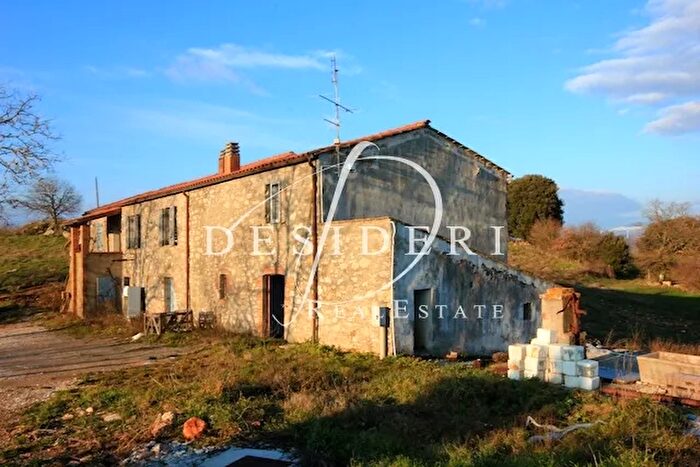 Casa con 7 locali in vendita in Scansano