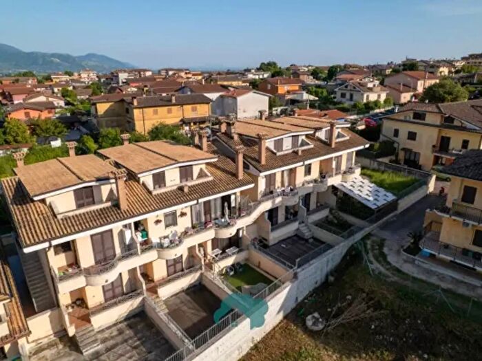 Appartamento quadrilocale in vendita in Via Vittorio Colonna, Lariano