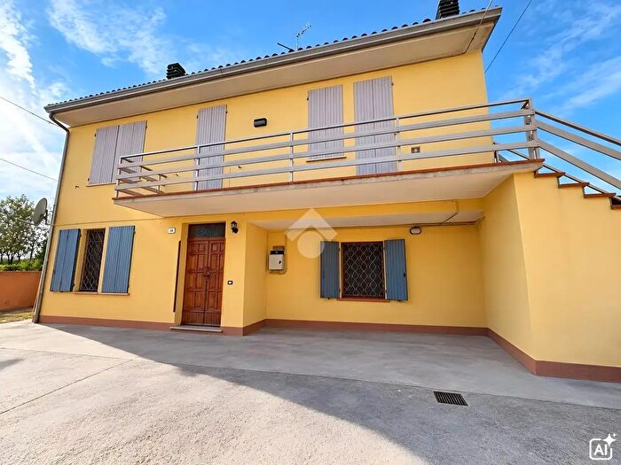 Casa trilocale in vendita in Via C Iotti, Luzzara