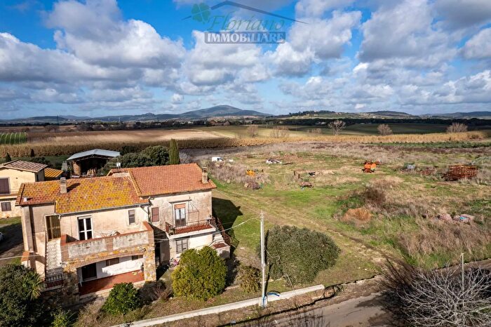 Casa con 11 locali in vendita in Strada Tavolaro, Montalto Di Castro