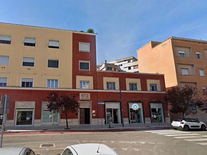 Appartamento trilocale in affitto in Piazza della Libertà, Centro Storico, Latina