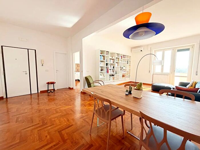 Appartamento quadrilocale in affitto in Firenze