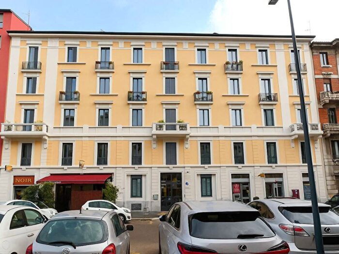 Appartamento trilocale in vendita in Via Mantova, Porta Romana Medaglie d'Oro, Milano