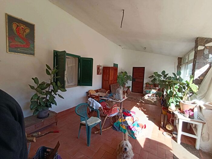 Casa con 5 locali in vendita in Montelanico