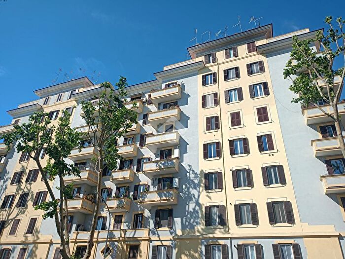 Appartamento bilocale in vendita in Via Satrico, Roma