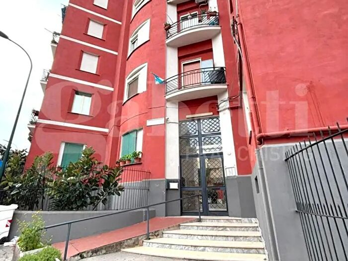 Appartamento bilocale in vendita in Via Ponti Rossi, Napoli