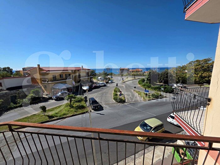 Appartamento con 7 locali in vendita in Via I Trav Lungo Aron, Cetraro