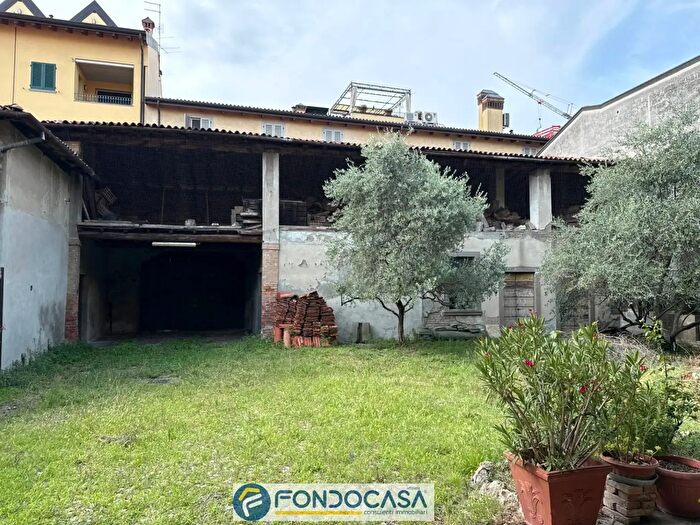 Appartamento quadrilocale in vendita in Corso Bonomelli, Rovato