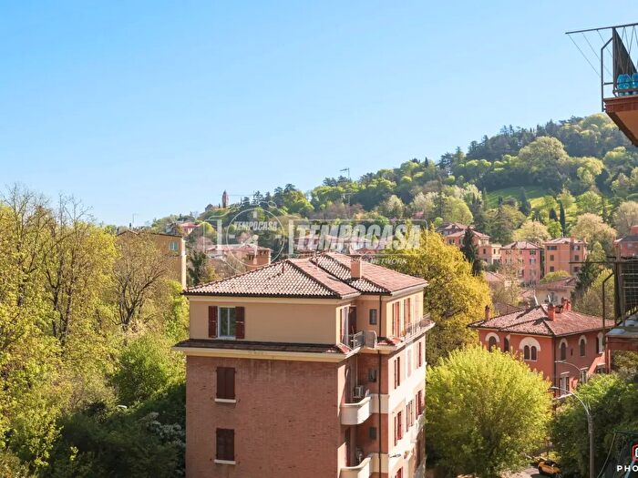 Appartamento con 5 locali in vendita in Via Giuseppe Martucci, Bologna