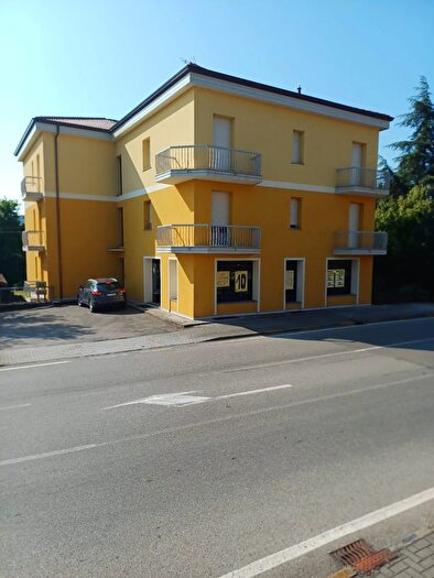 Appartamento con 6 locali in vendita in Medesano