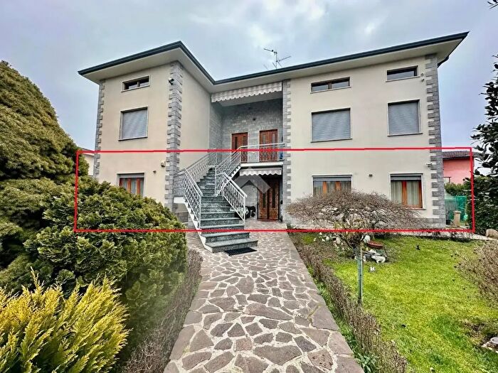 Casa quadrilocale in vendita in Via Roma, Ghisalba