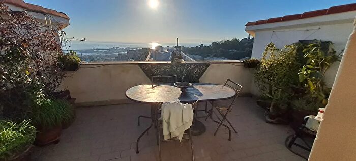 Appartamento con 5 locali in vendita in Salita Superiore Salvator Rosa, Genova