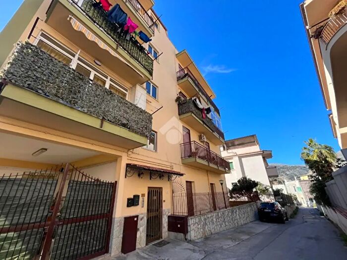 Appartamento bilocale in vendita in Via Sant'Isidoro, Palermo