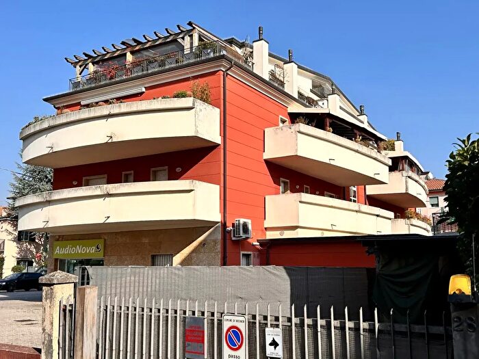 Appartamento trilocale in vendita in Viale Jacopo dal Verme, Vicenza