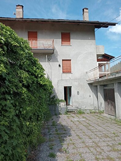 Appartamento con 6 locali in vendita in Frazione Chez Les Jean, Gressan
