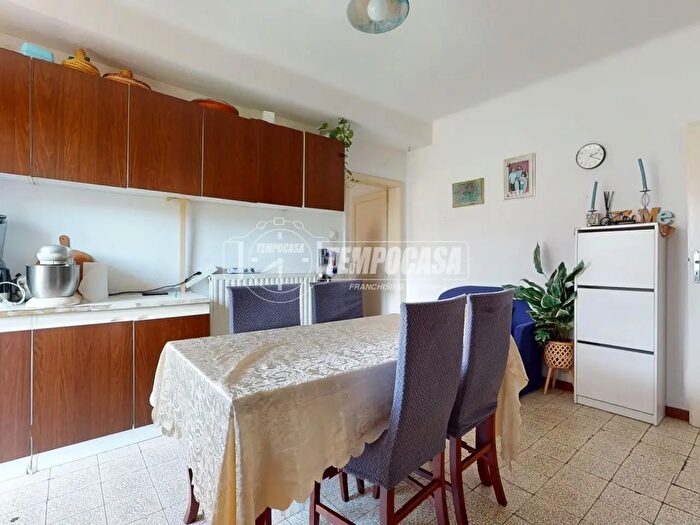 Appartamento trilocale in vendita in Via Garibaldi, Vergato