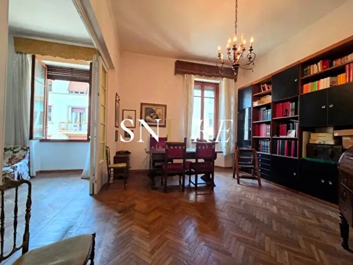 Appartamento con 6 locali in vendita in Via Benedetto Varchi, Firenze