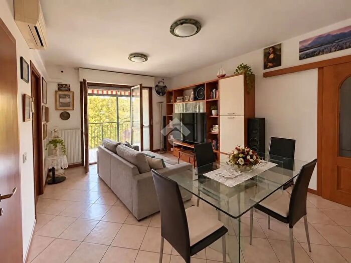 Appartamento quadrilocale in vendita in Via Donna Prassede, Milano
