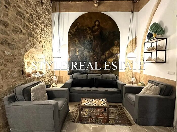Appartamento bilocale in vendita in Via Castello Maniace, Siracusa