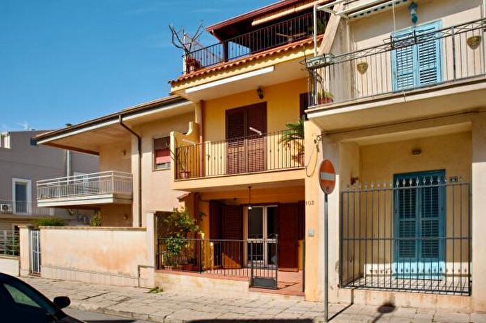 Casa con 6 locali in vendita in Via Dandolo, Ragusa