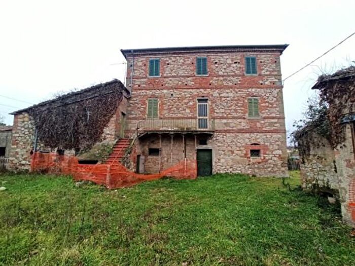 Appartamento con 5 locali in vendita in Via della Colonnetta Pineta, Castiglione Del Lago