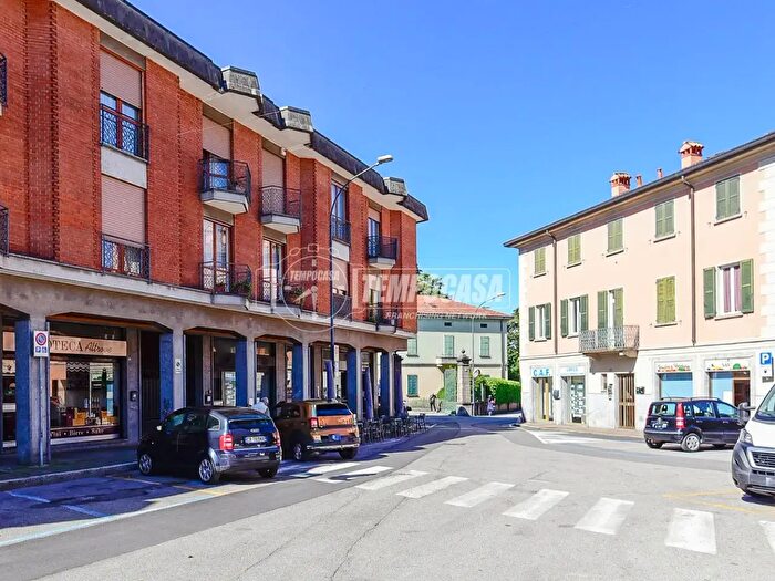 Appartamento quadrilocale in vendita in Via Luigi Cadorna, Erba