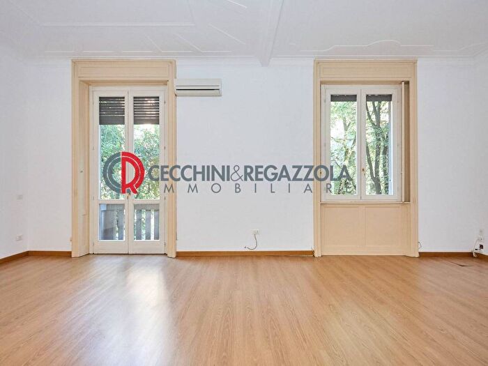 Appartamento quadrilocale in affitto in Via Leone Pancaldo, Morgagni, Milano
