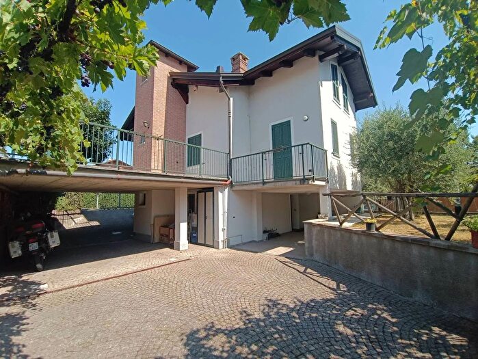 Casa con 6 locali in vendita in Strada Provinciale Monregalese Mondovi, Mondovi