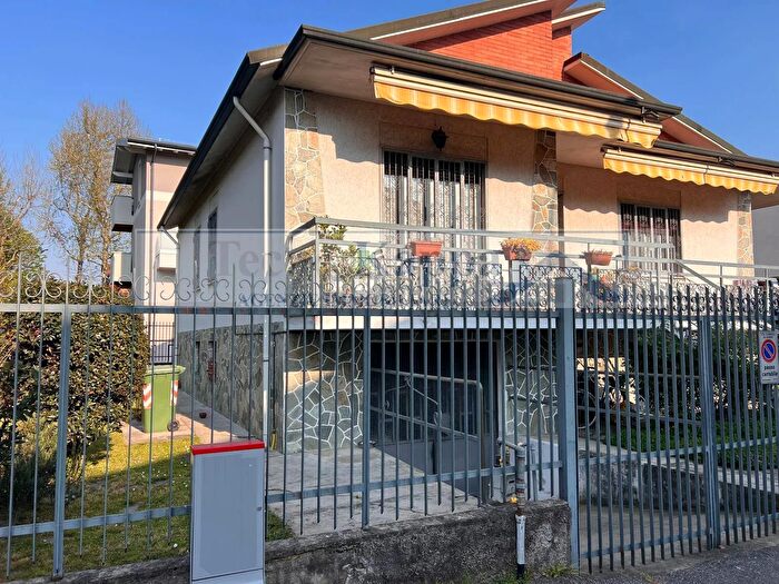 Case in Vendita e in Affitto - 2