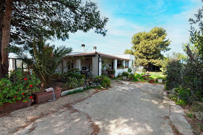 Casa quadrilocale in vendita in Via dei Tulipani, Quartu SantElena