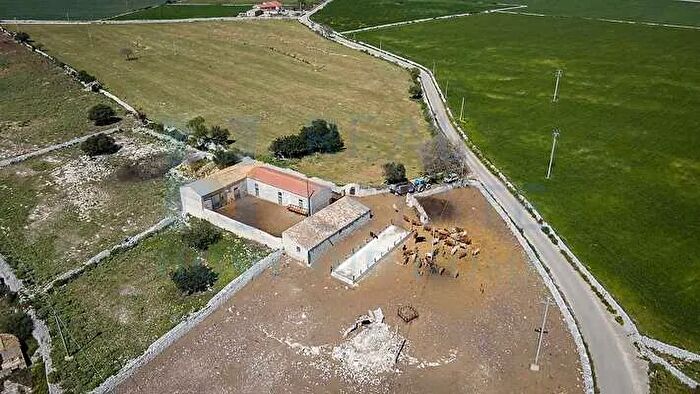 Casa in vendita in Modica, Noto