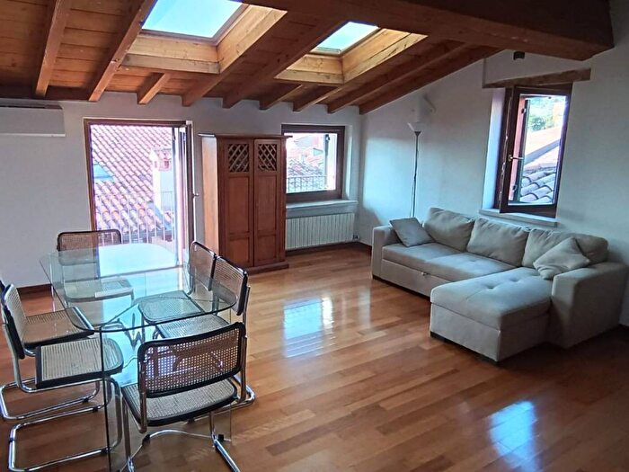 Appartamento bilocale in affitto in Via Madonna del Terraglio, Veronetta, Verona