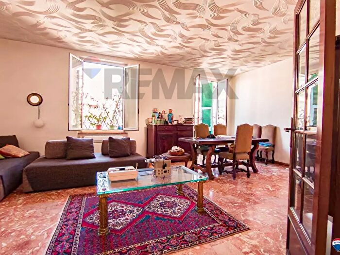 Appartamento con 6 locali in vendita in Via Nizza, Genova