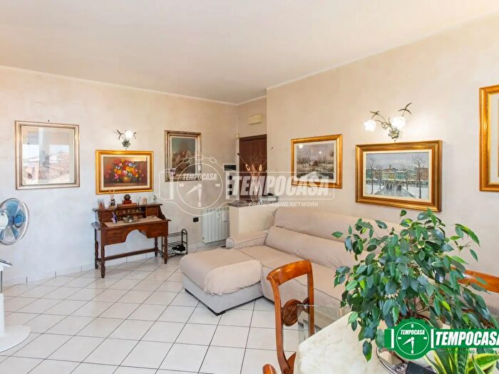Appartamento trilocale in vendita in Via Galileo Ferraris, Busto Arsizio
