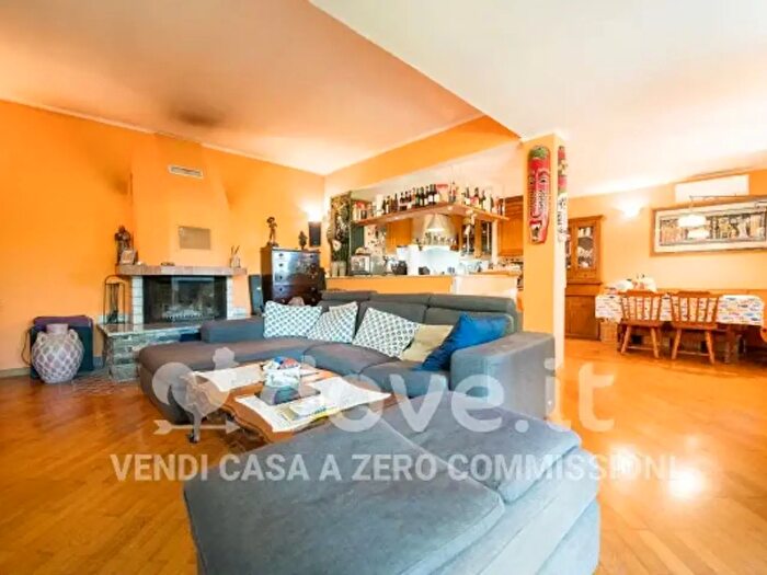 Casa con 5 locali in vendita in Strada Gavaudan, Vallebona