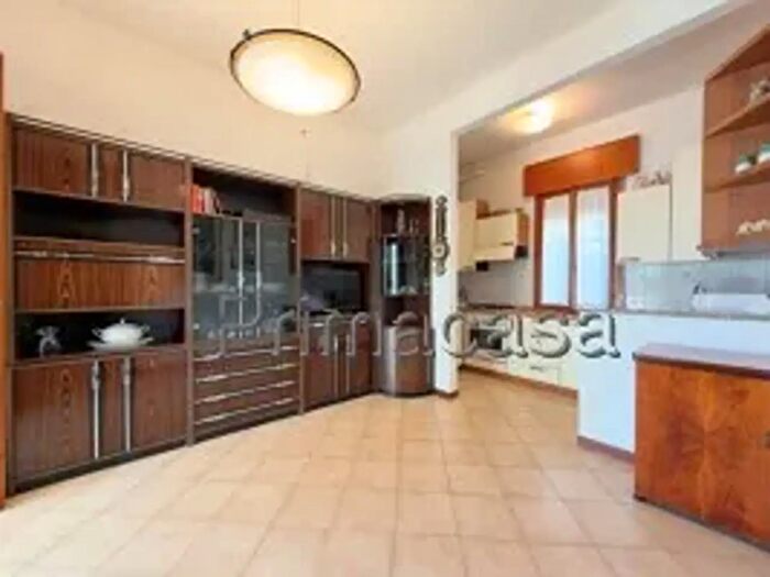 Appartamento trilocale in vendita in Via Monte Peralba, Venezia