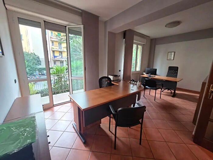 Appartamento con 5 locali in vendita in Viale Morgagni, Firenze