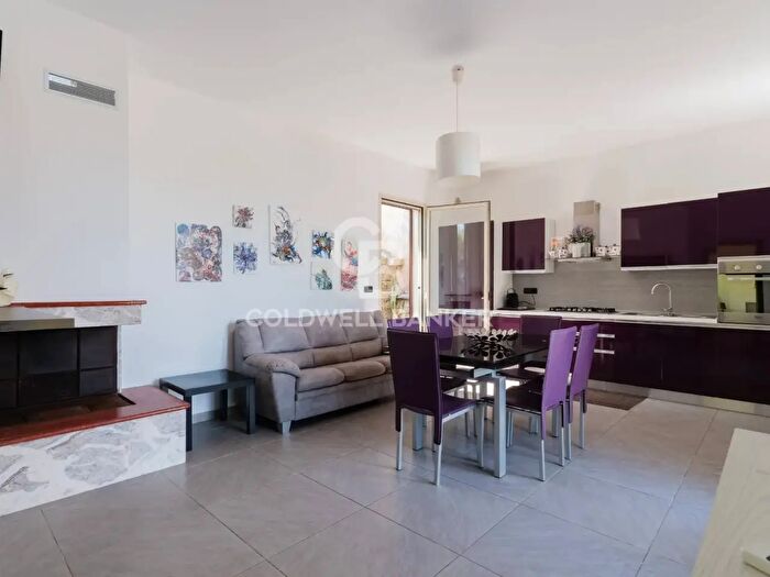 Case in Vendita e in Affitto - 3